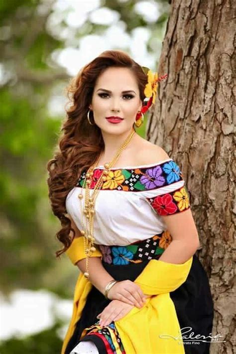 Venta Vestimenta De Mujeres Mexicanas En Stock