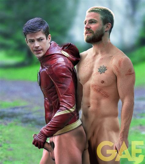 Stephen Amell Nude Photo