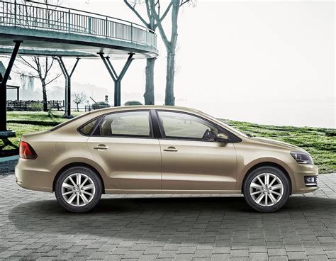 The volkswagen vento has complete 10 years in the indian market, but except for a few facelift, not much has changed in the car. Volkswagen Vento Diesel Highline+ (2019) Price, Specs ...