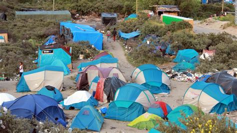 3 000 Migrant Camp In Calais France Cnn
