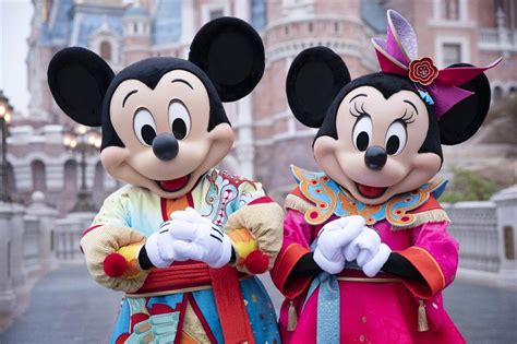 New Costumes Decorations And Treats At Shanghai Disney Resort During