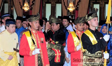 Another night at the museum program was held by johor heritage foundation, from the 27th until the 28th of june 2019 at dato' onn gallery in mohd ekmaluddin bin dato' ishak, pengarah yayasan warisan johor kepada yab dato' dr. MENTERI BESAR JOHOR BARU DAN MB SELANGOR - Kacang Dal