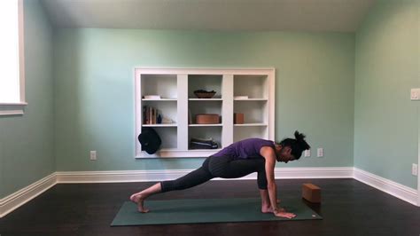 Jump into this great beginner yoga class designed for the new yogi. Beginner Yoga Class - YouTube