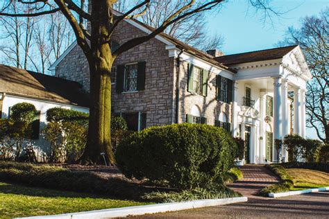 Graceland Mansion Elvis Presleys Home