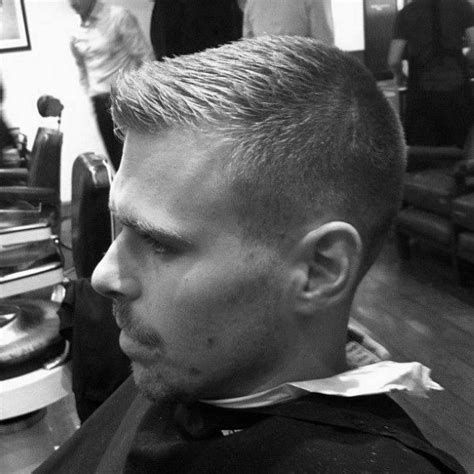 The cut was made popular in the 40s and 50s among the young campus men of the ivy league. Princeton Haircut 1950s - Hair Cut | Hair Cutting