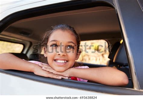Young Black Girl Looking Out Car库存照片693638824 Shutterstock