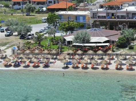 This beach bar and restaurant belongs to the vipingo ridge golf development across the road and it seem all their catering including at the beach has firstly when going to the beach bar that is a journey in itself you go off the main road then keep going, if you think you have past it you haven't just. ΞΕΡΞΗΣ - ΕΝΟΙΚΙΑΖΟΜΕΝΑ ΔΩΜΑΤΙΑ ΝΕΑ ΡΟΔΑ ΧΑΛΚΙΔΙΚΗΣ - BEACH ...