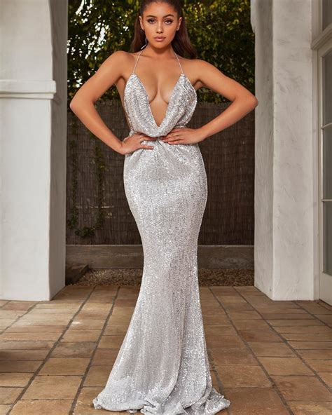 2019 New Halter V Neck Silver Sequin Backless Prom Dress
