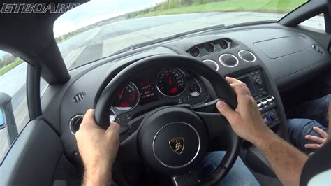 Glorious V10 Sound And Drifts With Four Passengers In The Lamborghini