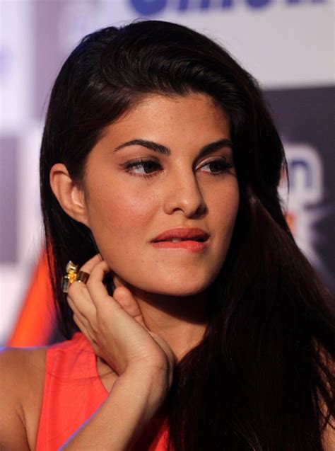 jacqueline fernandez hot photos and hd wallpapers download wallpaper hd photos