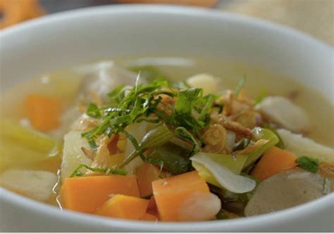 Sayur sop bening merupakan salah satu masakan yang gurih dan menyegarkan. Resep Sayur : Sayur Sop