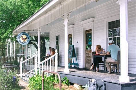 8 Of The Best Places To Eat In Coastal Mississippi