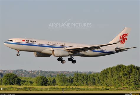 B 6131 Air China Airbus A330 200 At Budapest Ferenc Liszt