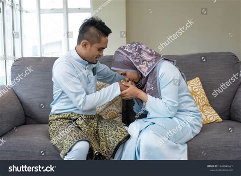 Eid Mubarak Forgiveness Concept Husband Wife Stock Photo