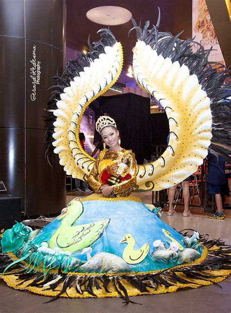 Sinulog Festival Queen Parade Of Costumes Sinulog Is A Maj Flickr