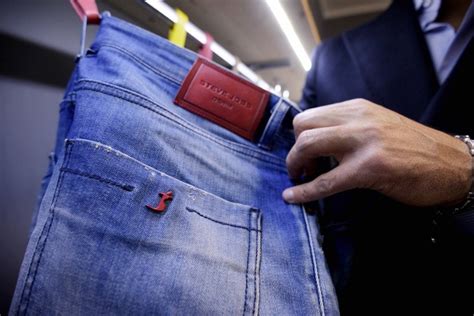 Steve jobs in turtleneck & jeans in 1983. Italian apparel company wins legal battle to use Steve ...