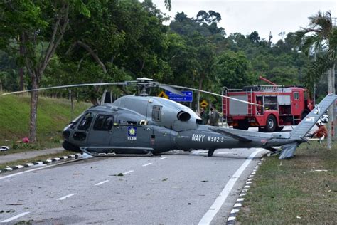 Helikopter Fennec Tldm Mendarat Cemas Di Lumut Defence Security Asia