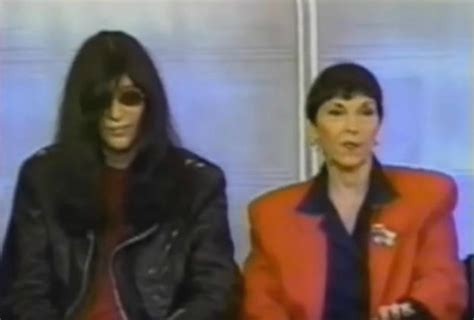 Joey Ramone E Sua Mãe Charlotte Na Tv Em 1990 Pop Fantasma