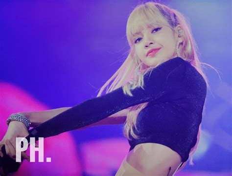 Purple Heart On Twitter Concert Lisa Blackpink Lisa