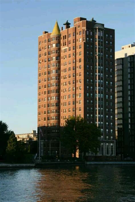 Detroit Towers Towers Wonders Of The World Apartments Detroit