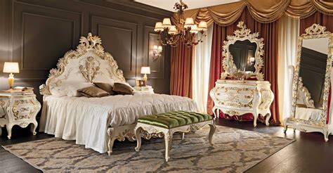 The victorian age was the age of imitation and reproduction. How Warm and Classic Victorian Bedroom Designs | atzine.com