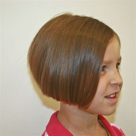 Stacked bob haircuts is a shorter haircut, creating graduated layers in round shape at the back of the head. Stacked Hairstyles | Beautiful Hairstyles