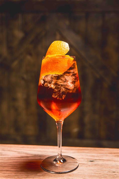The Negroni Classic Cocktail Stands The Test Of Time Life Is Suite