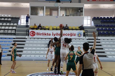 Turgutlu Belediyesi Kadın Basketbol Takımından Evinde Önemli Galibiyet