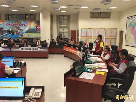 強烈颱風瑪莉亞預計將於 7 月 10 日登陸，氣象局已於 9 號下午 2:30 發布海上颱風警報，至於民眾最關心的，十日是否有停班停課、放颱風假等資訊，可以至. 桃園市宣布 明天停班停課 - 生活 - 自由時報電子報