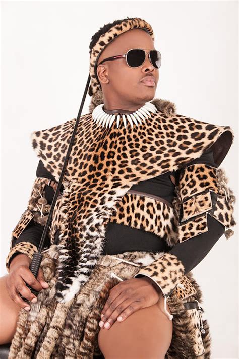 Khuzani Ends 2022 With A Bang And Drops 13th Album