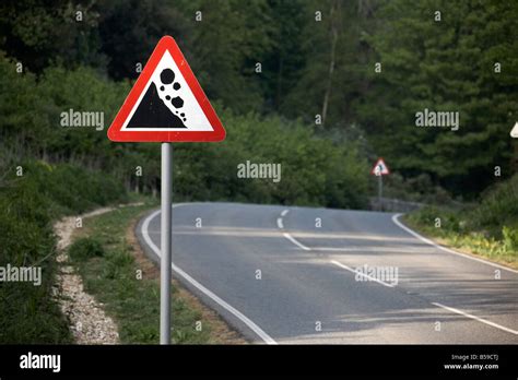 Landslide Warning Sign Hi Res Stock Photography And Images Alamy