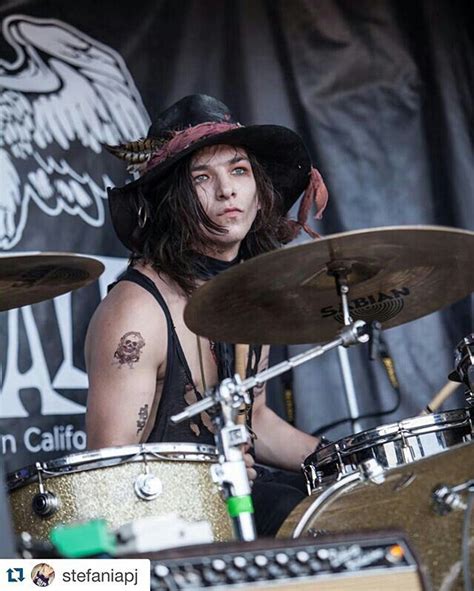 Palaye royale, emerson barrett, remington leith и sebastian danzig. ACK I love Emerson | Palaye royale, Emerson barrett