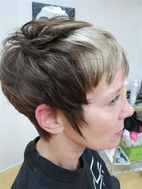 Always start in the areas where the hair is thickest or darkest. Previously bleach out, now fresh and modern... | Hair ...