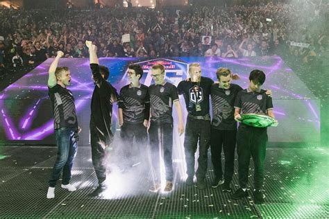 Not only did og win the first ever dota 2 valve major, they also were the first team to claim four of them. The International 8: OG win the biggest esports prize