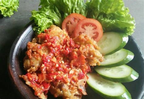 Bisa anda gunakan untuk buka usaha ayam geprek khas indonesia. Sederhana Tapi Enak, Begini Cara Membuat Ayam Geprek! - County Food