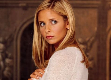 Sarah Michelle Gellar Frees The Nipple In Jaw Dropping Sexy Outfit