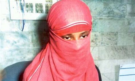 Up Girl 14 Rescued By Police Says She Is Love Jihad Victim Daily Mail Online
