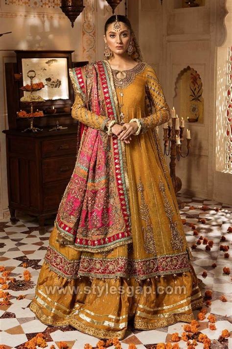 maria b latest pakistani formal wedding dresses collection 2023 pakistani mehndi dress mehndi