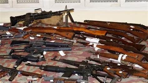 Varese Sequestrato Un Arsenale Di Oltre 50 Armi Tra Gli Arrestati Cè Anche Un Novarese