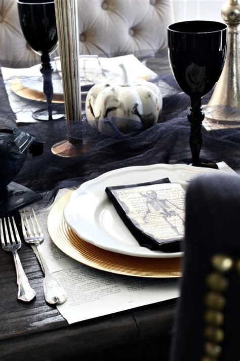 Elegantly Spooky Halloween Table The House Of Silver Lining