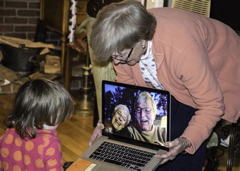 Technology Can Help Your Senior Stay Connected | Screen ...