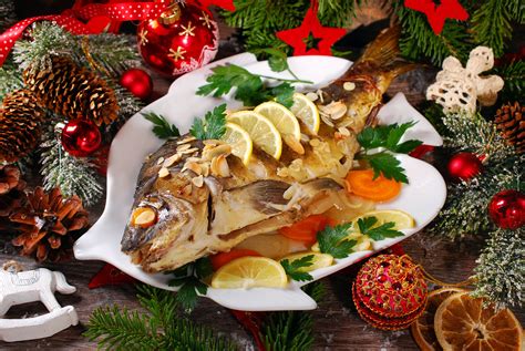 Ecco tantissimi consigli, ricette, idee questo però non toglie che organizzare il menu con le relative ricette di natale richiede un discreto impegno: Cenone della Vigilia di Natale: il menu di pesce all ...