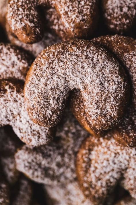 Christmas pudding cookies are chocolate sugar cookies decorated to look like a traditional christmas pudding which is a date pudding here we take a traditional christmas cookie and turn it into a fun and magical gift. Austrian Vanillekipferl (Vanilla Crescents) | Recipe (With images) | Delicious christmas cookies ...