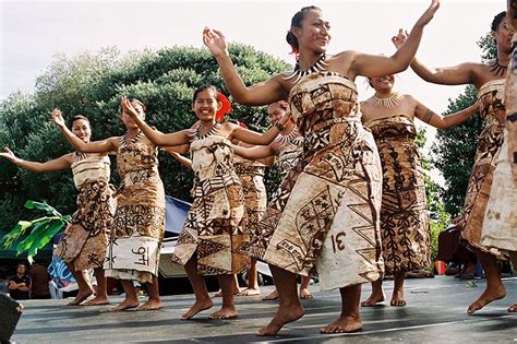 Pasifika Festival 2013 Auckland Samoan Women Dancing Tongan