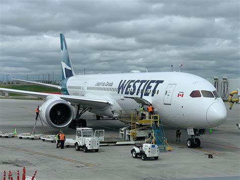 WestJet's Boeing 787-9 Transatlantic [LGW-YYC] Business Class ...