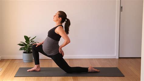 10 Best Pregnancy Stretches For Back Hips And Legs
