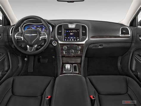 Introducir 81 Imagen Chrysler 300 Srt Interior Thcshoanghoatham
