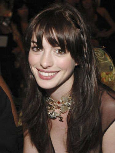 10 Anne Hathaway Long Hairstyles So Many Fun Styles