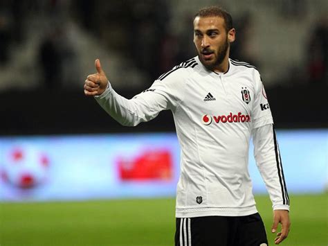 Tanju çolak ayrıca, 5 kez yakaladığı gol kralı unvanına 3 ayrı kulüpte ulaşarak, ayrı bir rekor kırdı. Süper Lig'de gol kralı kim? | NTV