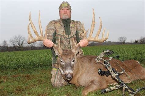 Illinois Whitetail Deer Hunting Outfitter
